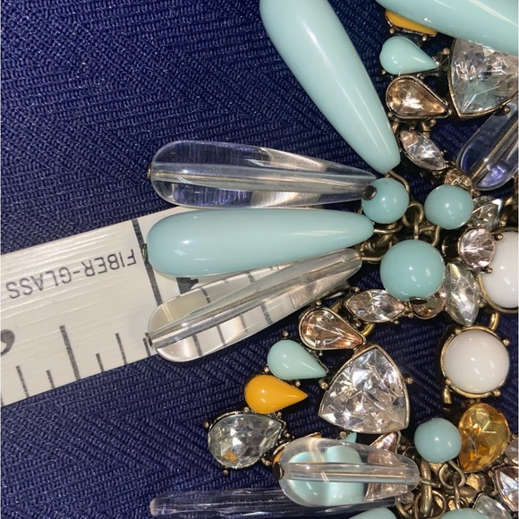 Sugarfix light green, gold, and gemstones necklace - Picture 4 of 8